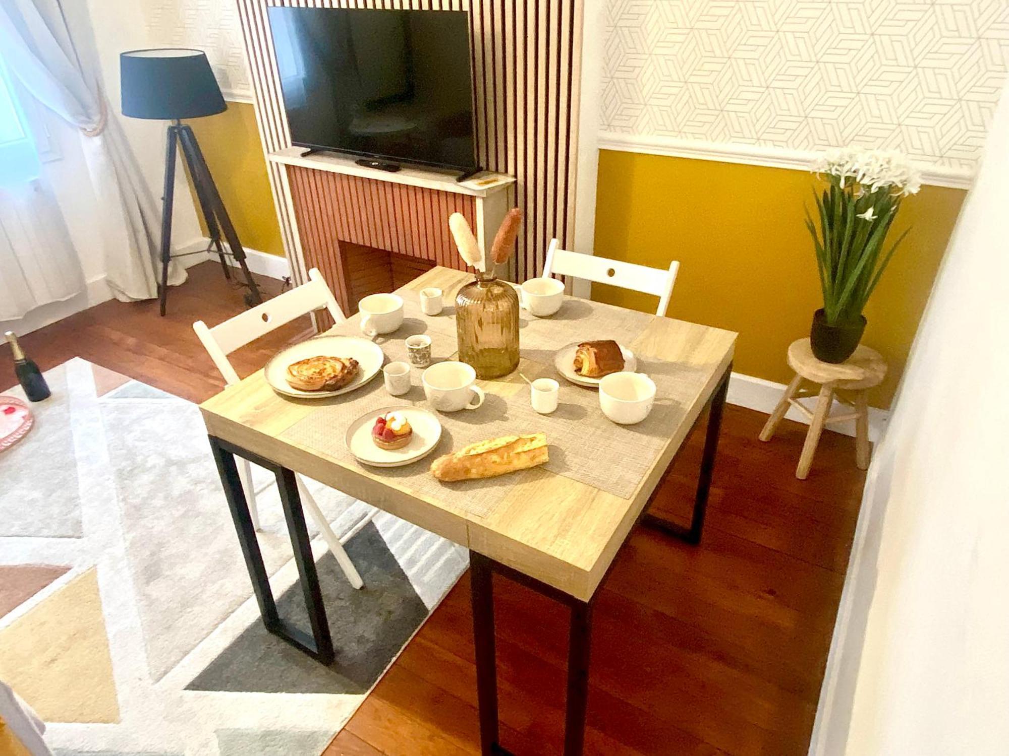 Apartamento Le Cocon De La Tour -Vip-Compiegne-Hyper Centre Exterior foto