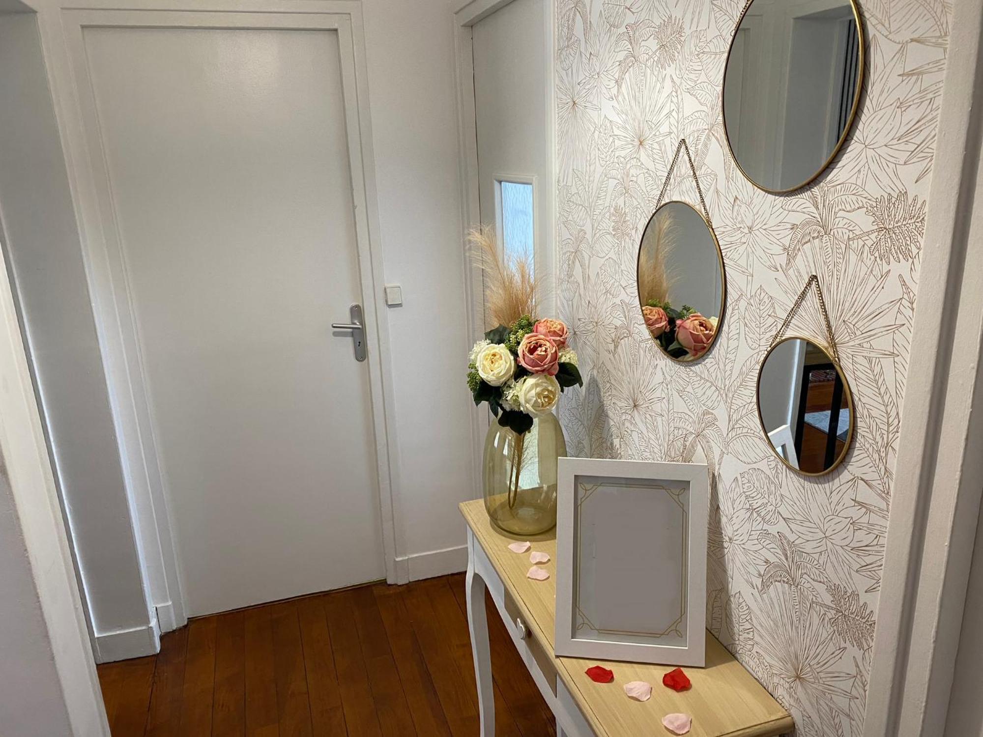 Apartamento Le Cocon De La Tour -Vip-Compiegne-Hyper Centre Exterior foto